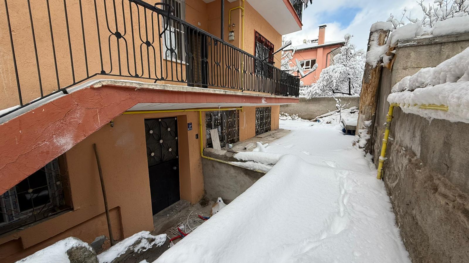 KAYSERİ DEVELİ HARMAN MAHALLESİNDE SATILIK DAİRE